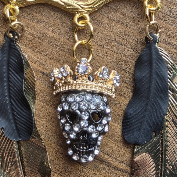 Hand Crafted Gold and Black Skull Brooch - Picture 3 of 4